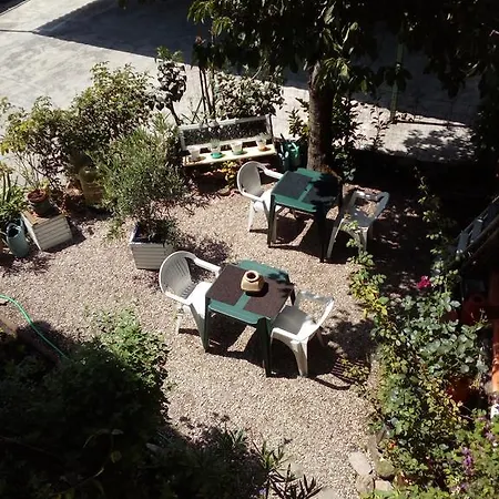 Les Cardabelles Bed & Breakfast 3*