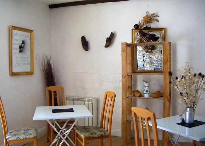 فندق مبيت وإفطار Les Cardabelles