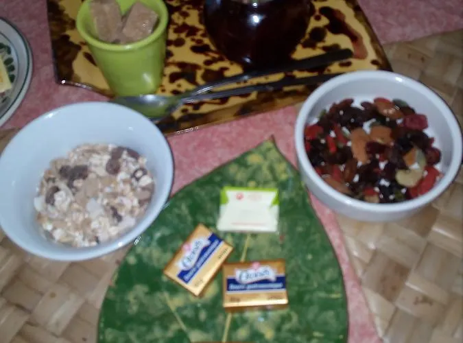 Les Cardabelles فندق مبيت وإفطار 3*